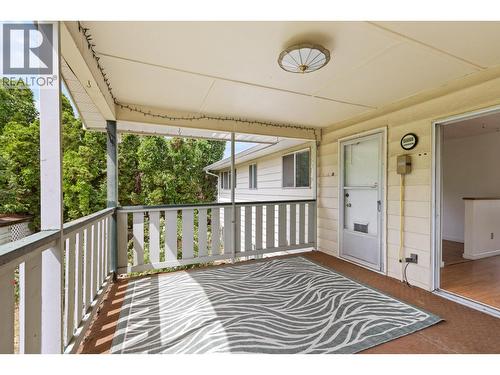 2877 Springfield Road, Kelowna, BC - Outdoor With Exterior