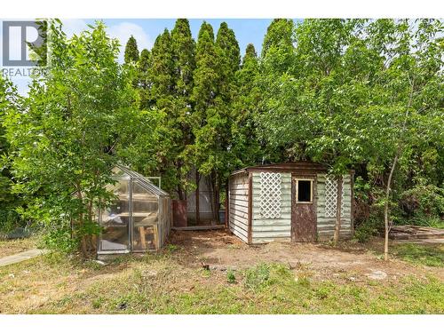 2877 Springfield Road, Kelowna, BC - Outdoor