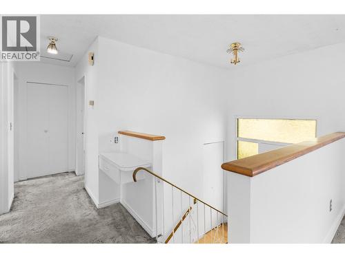 2877 Springfield Road, Kelowna, BC - Indoor Photo Showing Other Room
