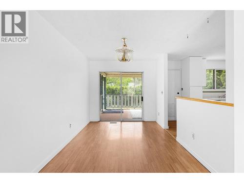 2877 Springfield Road, Kelowna, BC - Indoor Photo Showing Other Room