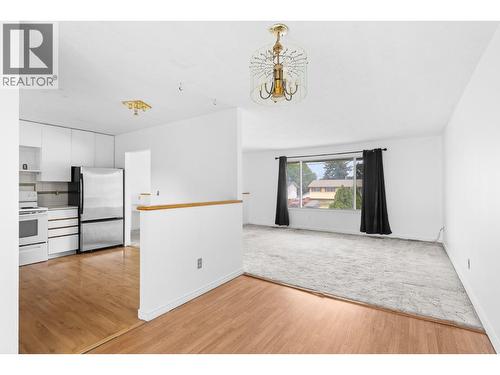 2877 Springfield Road, Kelowna, BC - Indoor Photo Showing Other Room