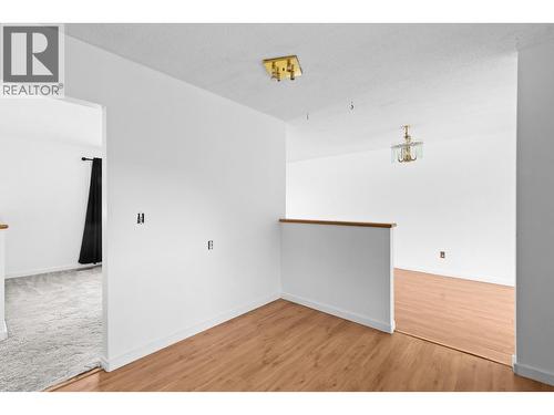 2877 Springfield Road, Kelowna, BC - Indoor Photo Showing Other Room