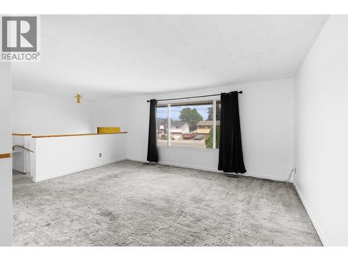2877 Springfield Road, Kelowna, BC - Indoor