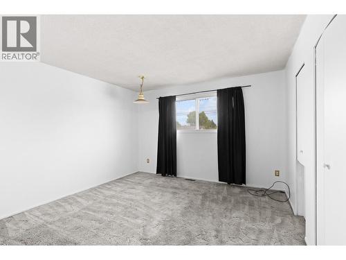 2877 Springfield Road, Kelowna, BC - Indoor Photo Showing Other Room