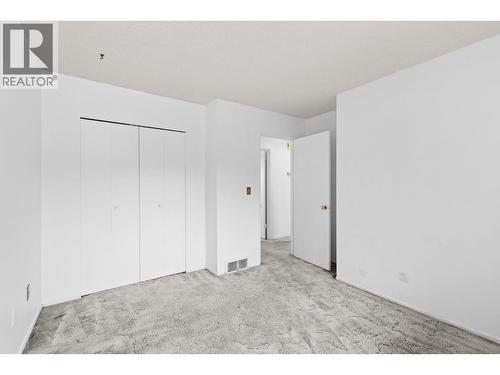 2877 Springfield Road, Kelowna, BC - Indoor Photo Showing Other Room