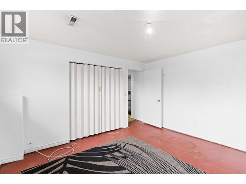 2877 Springfield Road, Kelowna, BC - Indoor Photo Showing Other Room