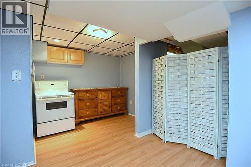 10 Alderney Avenue, Hamilton, ON - Indoor Photo Showing Kitchen