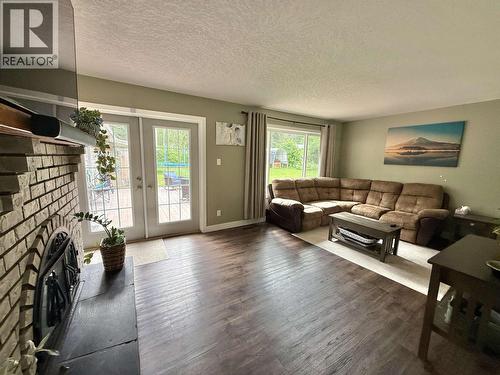 1262 Croft Road, Quesnel, BC - Indoor Photo Showing Living Room