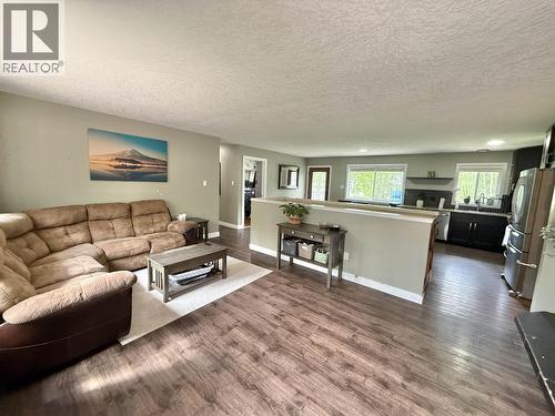 1262 Croft Road, Quesnel, BC - Indoor Photo Showing Living Room