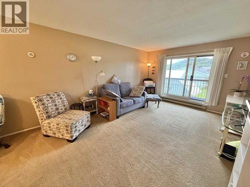 203 398 Roddis Drive, Quesnel, BC - Indoor Photo Showing Living Room