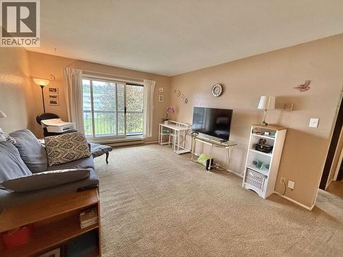 203 398 Roddis Drive, Quesnel, BC - Indoor Photo Showing Living Room