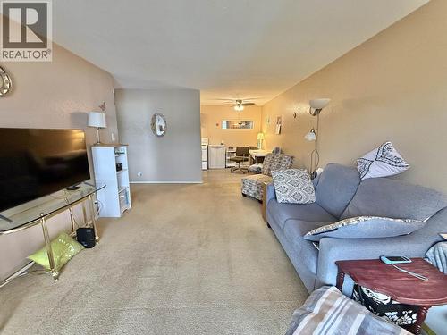 203 398 Roddis Drive, Quesnel, BC - Indoor Photo Showing Living Room