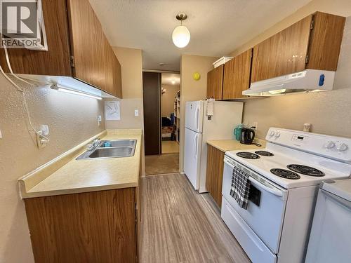 203 398 Roddis Drive, Quesnel, BC - Indoor Photo Showing Kitchen With Double Sink