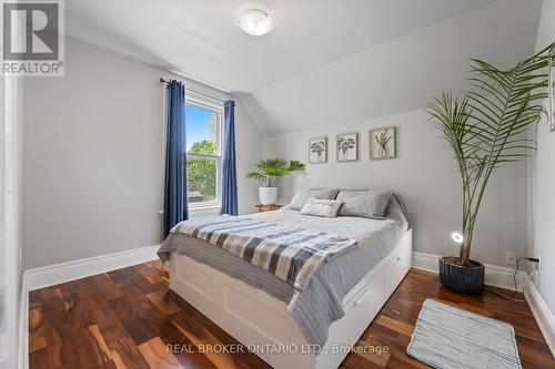 30 Dundas Street, Brantford, ON - Indoor Photo Showing Bedroom
