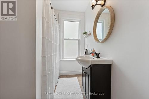 30 Dundas Street, Brantford, ON - Indoor