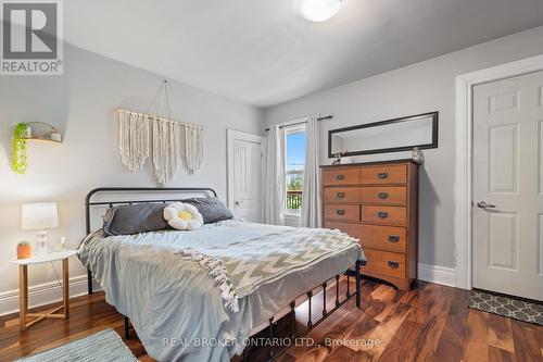 30 Dundas Street, Brantford, ON - Indoor Photo Showing Bedroom
