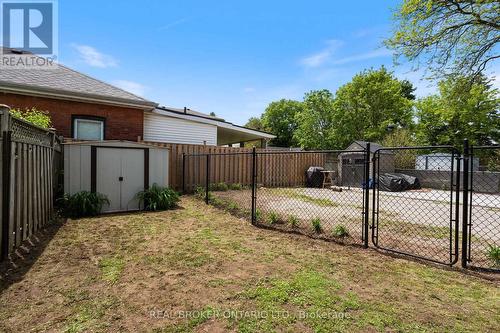 30 Dundas Street, Brantford, ON - Outdoor