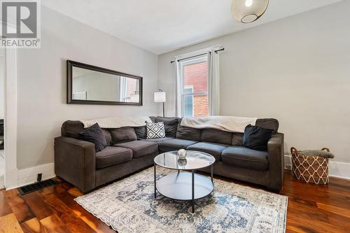 30 Dundas Street, Brantford, ON - Indoor Photo Showing Living Room