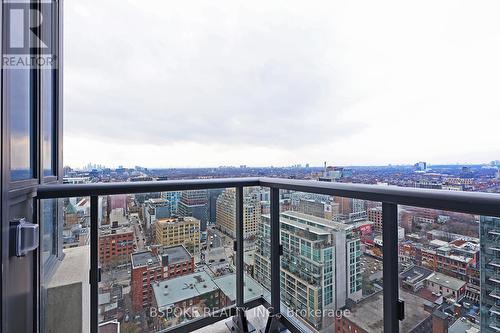 2811 - 108 PETER STREET  Toronto, ON M5V 0W2