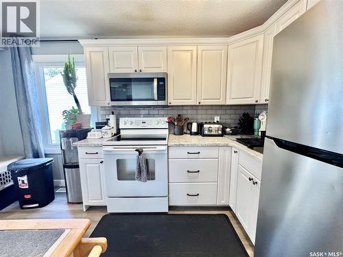 719 4Th Street E, Prince Albert, SK - Indoor Photo Showing Kitchen