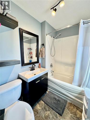 719 4Th Street E, Prince Albert, SK - Indoor Photo Showing Bathroom