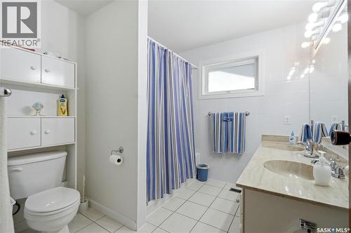 719 Wakaw Terrace, Saskatoon, SK - Indoor Photo Showing Bathroom