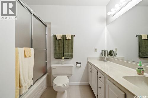 719 Wakaw Terrace, Saskatoon, SK - Indoor Photo Showing Bathroom