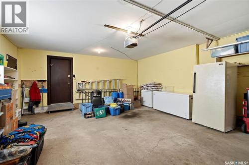 719 Wakaw Terrace, Saskatoon, SK - Indoor Photo Showing Garage
