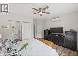 Primary bedroom - 