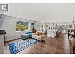 Living room to kitchen - 