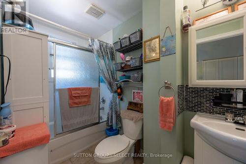 582 Hill Street, London East (East K), ON - Indoor Photo Showing Bathroom