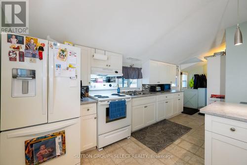 582 Hill Street, London East (East K), ON - Indoor Photo Showing Kitchen
