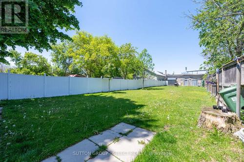582 Hill Street, London East (East K), ON - Outdoor With Backyard