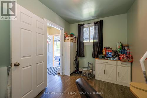582 Hill Street, London East (East K), ON - Indoor Photo Showing Other Room
