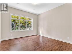 lower level bedroom - 