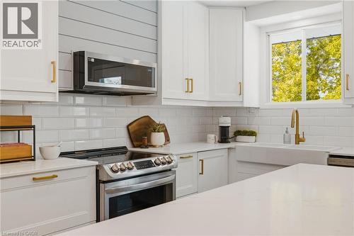 62 Bechtel Drive, Kitchener, ON - Indoor Photo Showing Kitchen With Upgraded Kitchen