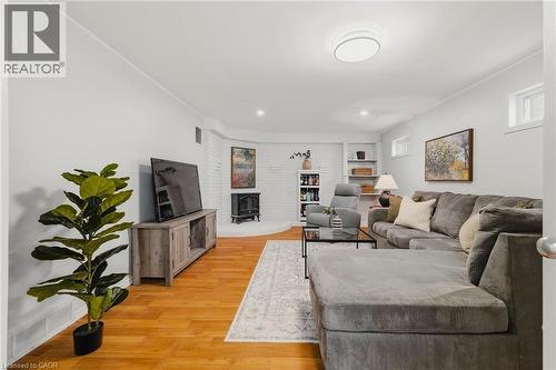 62 Bechtel Drive, Kitchener, ON - Indoor Photo Showing Living Room
