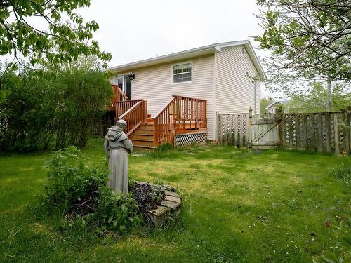 7 Daun Avenue, Enfield, NS 