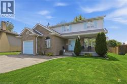 11 GREENBRIAR Court Welland, ON L3C 5T7