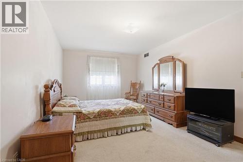 11 Greenbriar Court, Welland, ON - Indoor Photo Showing Bedroom
