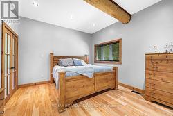 Primary bedroom with gorgeous ensuite & walk in - 
