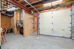 Easy access to the wood elevator - 