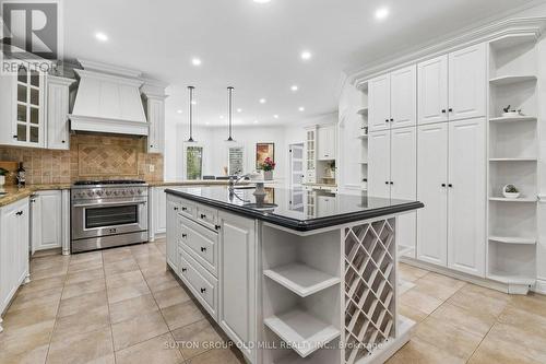 7 Rolling Meadow Drive, Caledon, ON - Indoor Photo Showing Kitchen With Upgraded Kitchen