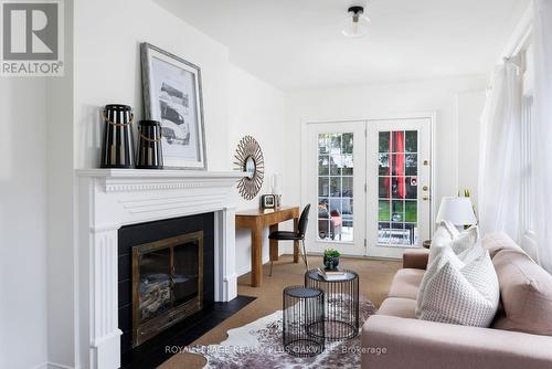 373 Rossmore Boulevard, Burlington, ON - Indoor Photo Showing Living Room With Fireplace