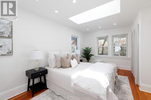 373 Rossmore Boulevard, Burlington, ON - Indoor Photo Showing Bedroom