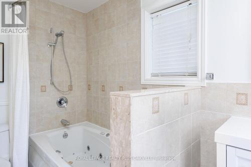 373 Rossmore Boulevard, Burlington, ON - Indoor Photo Showing Bathroom