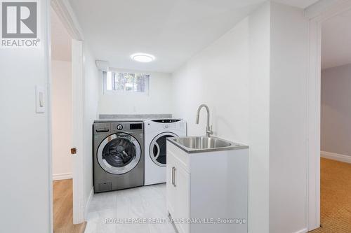 373 Rossmore Boulevard, Burlington, ON - Indoor Photo Showing Laundry Room
