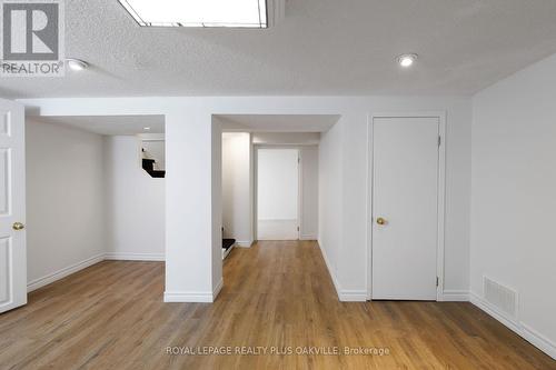 373 Rossmore Boulevard, Burlington, ON - Indoor Photo Showing Other Room