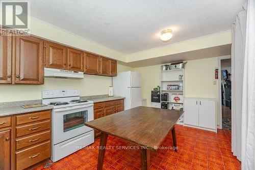 24 Cedar Drive, Caledon, ON - Indoor Photo Showing Kitchen
