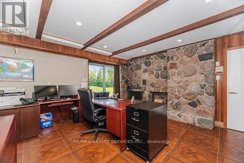 24 Cedar Drive, Caledon, ON - Indoor Photo Showing Office